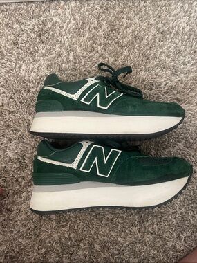 New Balance Men’s Dark Green Suede Platform Sneakers with White Trim